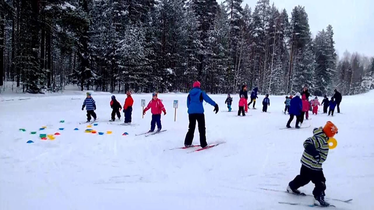 Muumien Hiihtokoulu 090213.wmv