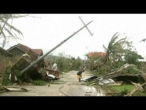 Видео: Има ли тайфун, ударил Филипините?