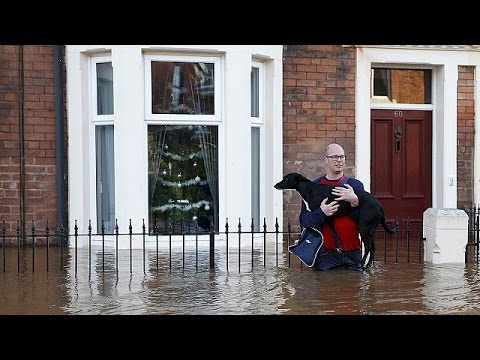 Vídeo: A tempestade filomena atingirá a Grã-Bretanha?