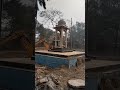 iss जगह पे सीडी बनाके और साफ सफाई स्ट्रक्चर का करा के बैठने के लिये बना देना है