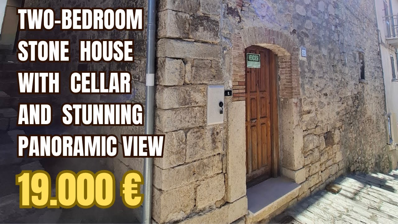 Two-bedroom town house completely made of stone, stunning panoramic view and cellar. Trivento