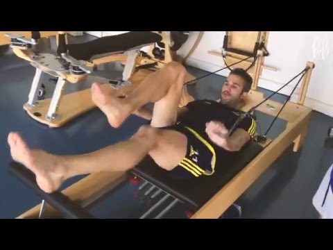 Pilates session - Extra training Robin van Persie