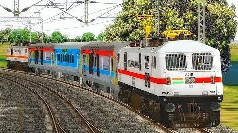 Push Pull Mumbai CSMT Pune Intercity Express Climbs Bhor Ghats without Bankers MSTS Open Rails