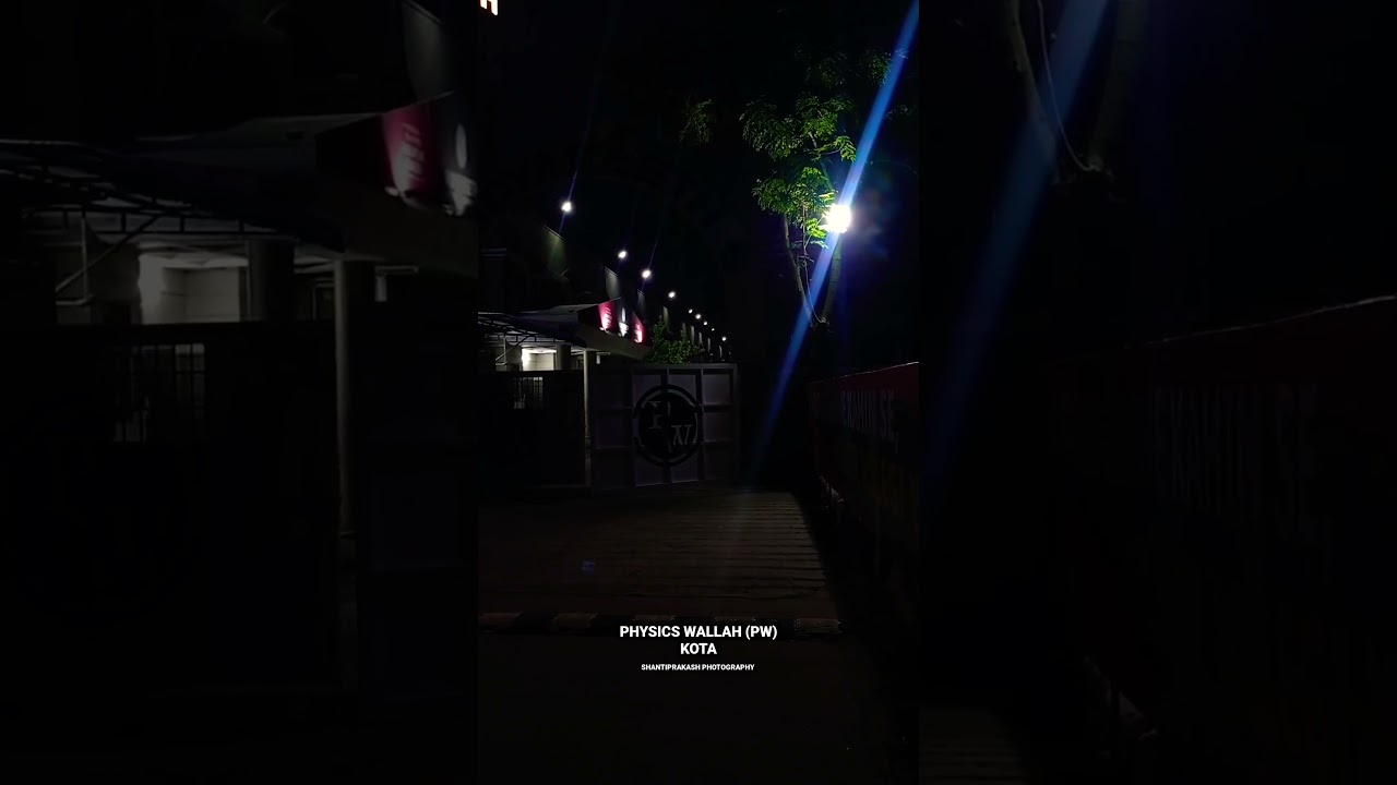 रातो में जागने वाला हर इंसान आशिक नही होता जनाब 😊, कुछ लोग अपनी किस्मत बदल रहे होते है ।। 