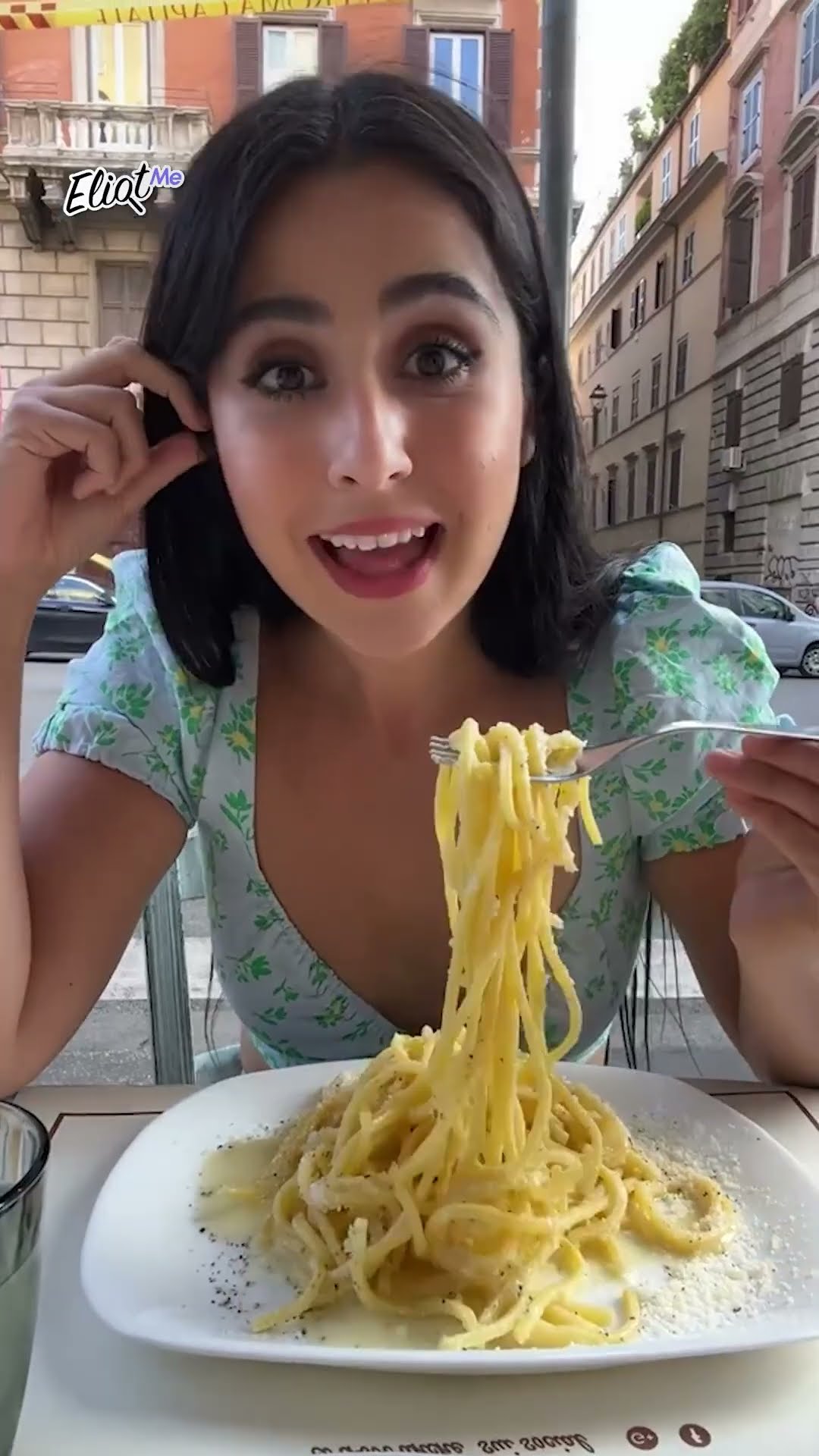 FAMOSAS QUE SE TOPARON CON UNA KARLA PANINI: CAZZU, SHAKIRA, LUPITA VILLALOBOS Y MÁS