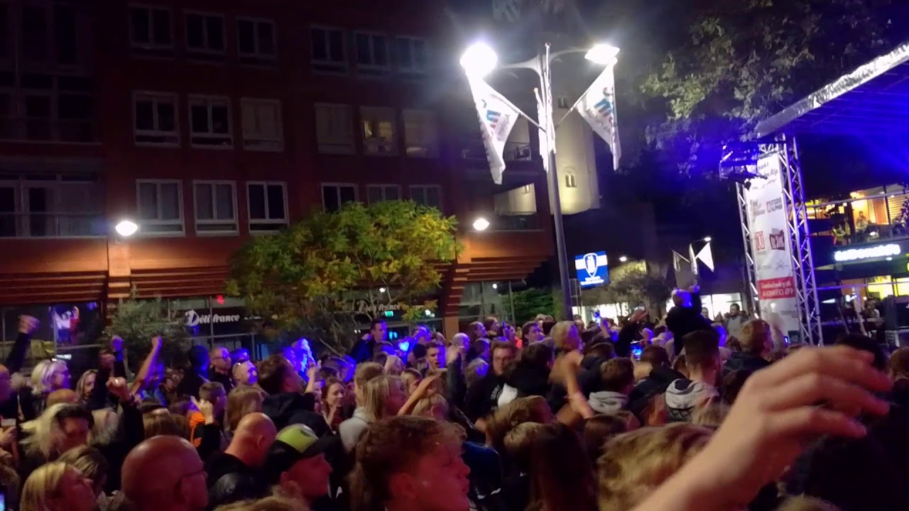 Jaarmarkt Alphen aan den Rijn Rijnplein Barry Badpak - Koning van de