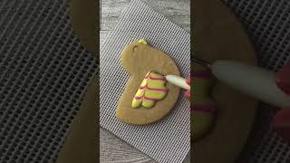 Celebrity Easy bird cookie using wet-on-wet sugar cookie decorating technique #cookiedecorating #springcookie Wealth