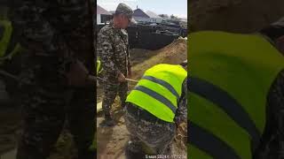 Большая вода подступила вплотную: в Актюбинской области пытаются предотвратить подтопление аула