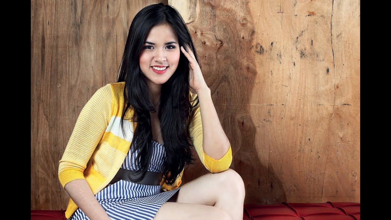 Intip Paha Seksi Nya Raisa Saat Duduk Hot Youtube