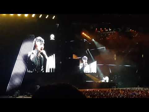 JJ Lin 林俊杰 与阿杜合唱 坚持到底  - JJ Lin Sanctuary World Tour 2.0 in Singapore