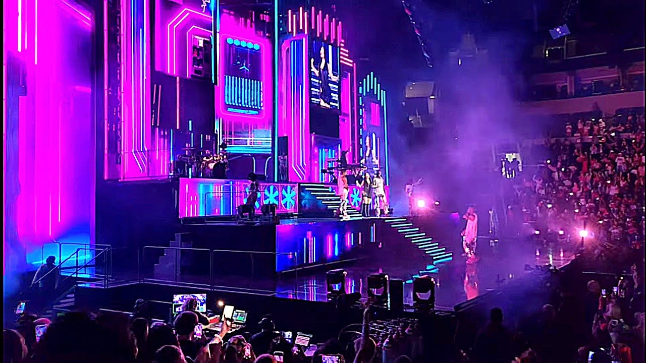 Nicki Minaj Gag City Tour St Louis MO