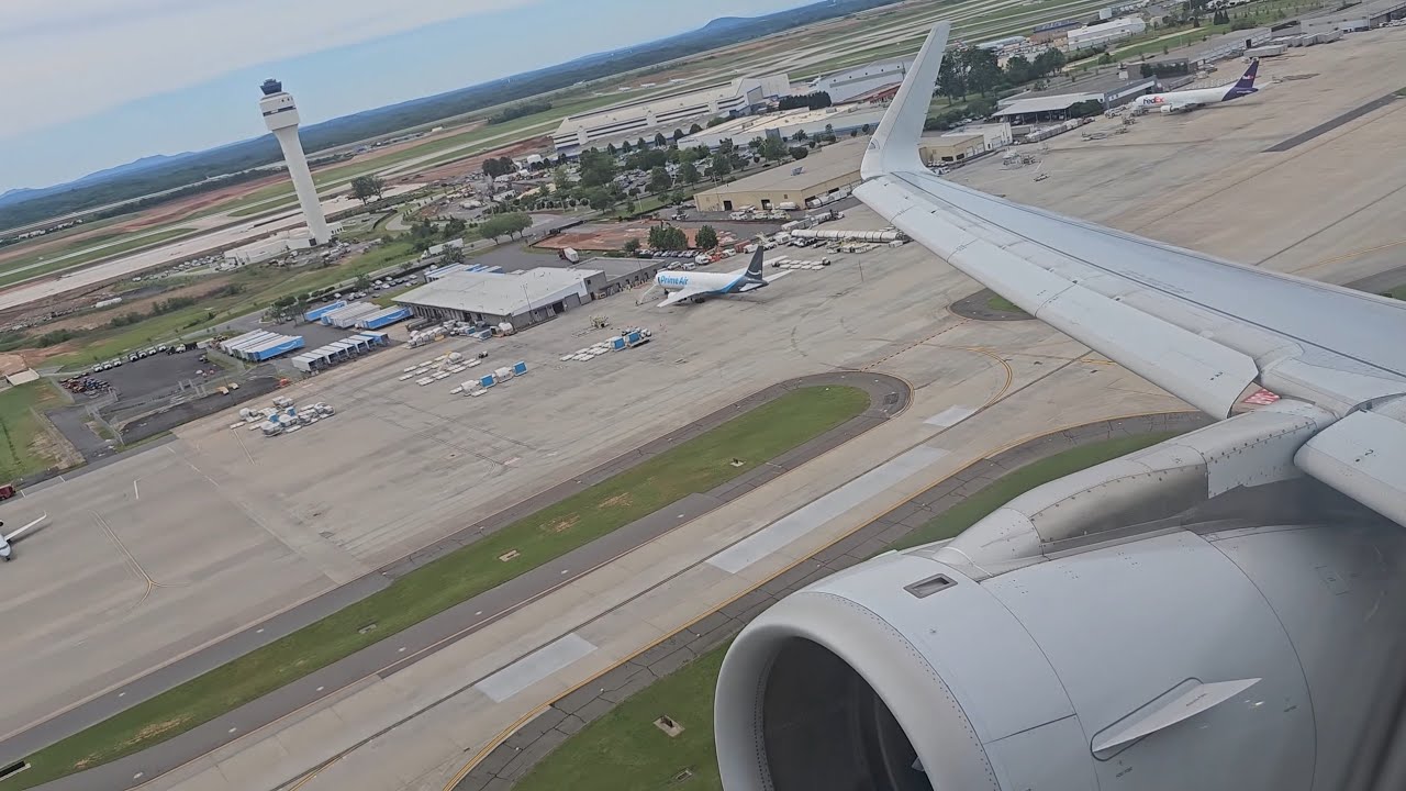 American Airlines Airbus A321 Takeoff - Charlotte Douglas International Airport