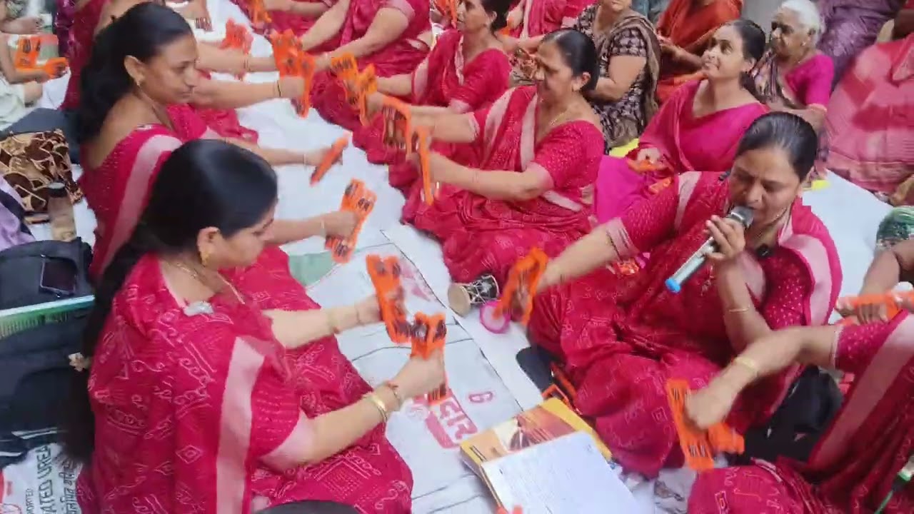 કીર્તન નીચે લખેલું છે સત્સંગના નવ પગથિયા કેવા ચડજો  આ કીર્તનમાં રજૂઆત નયનાબેન ના સ્વરમાં #bajan