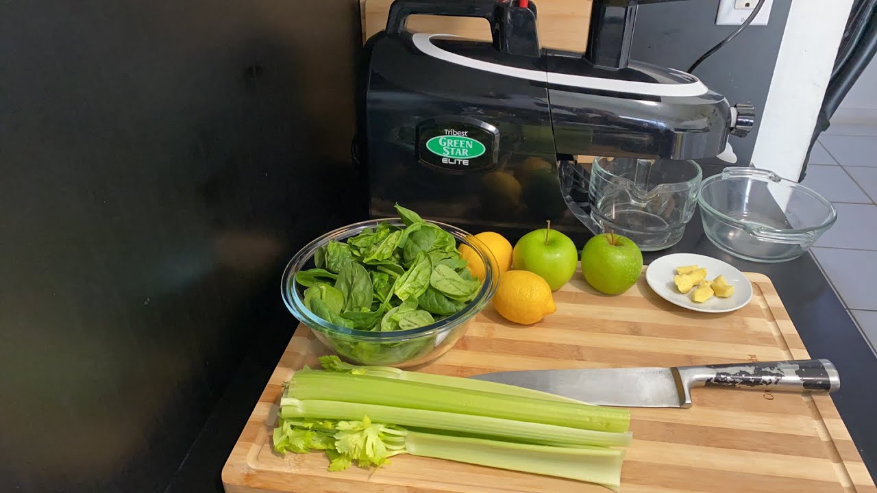 Preparando un jugo verde