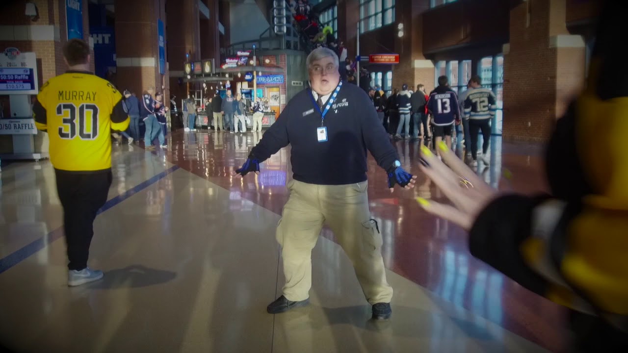 Dancing Andrew entertains CBJ fans - YouTube