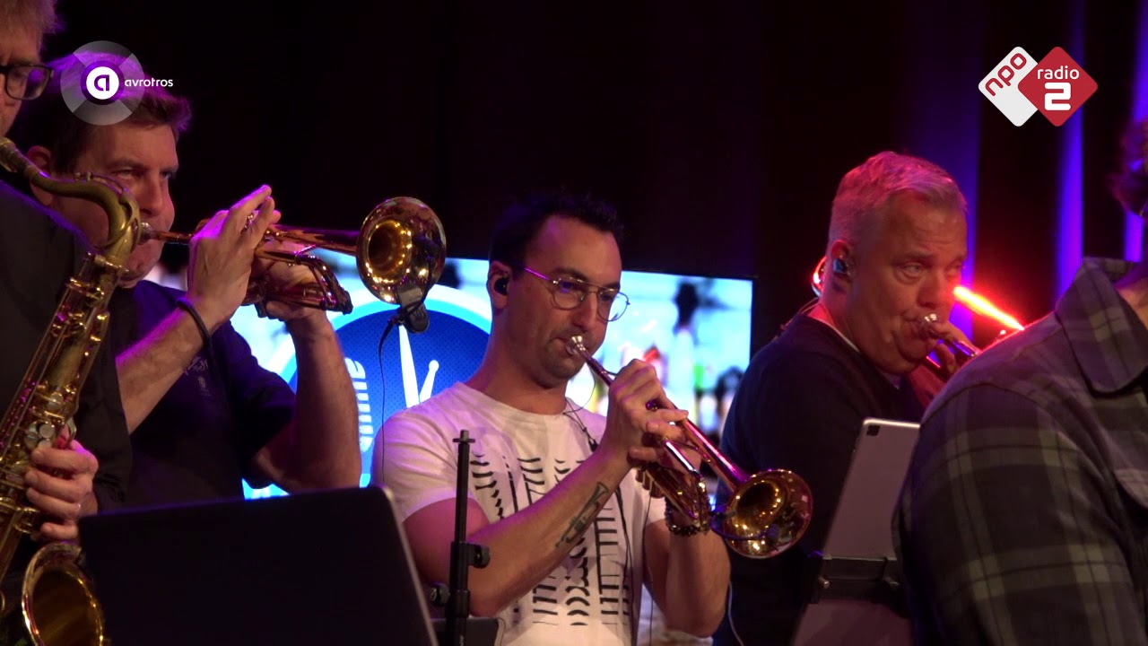 Edwin Evers Band - 'Lonely This Christmas' live bij Muziekcafé