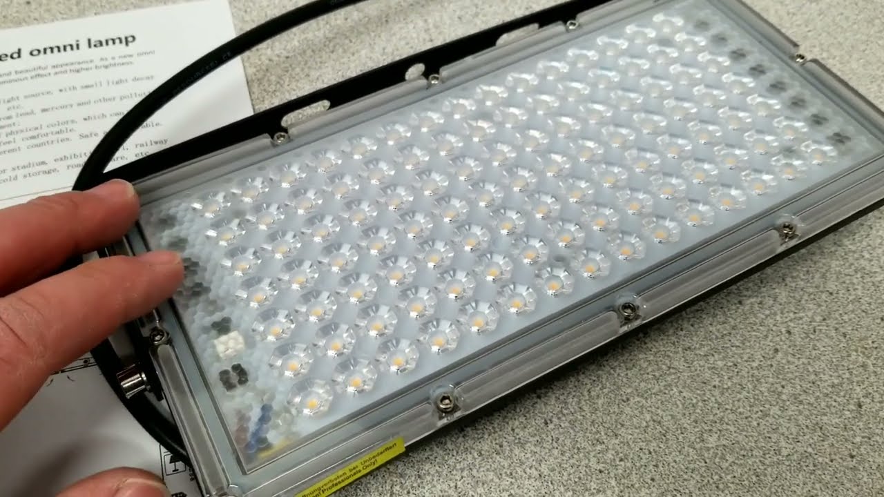 Review of Sararoom 200W LED Flood Light Outdoor, IP65 Waterproof LED Security Lights