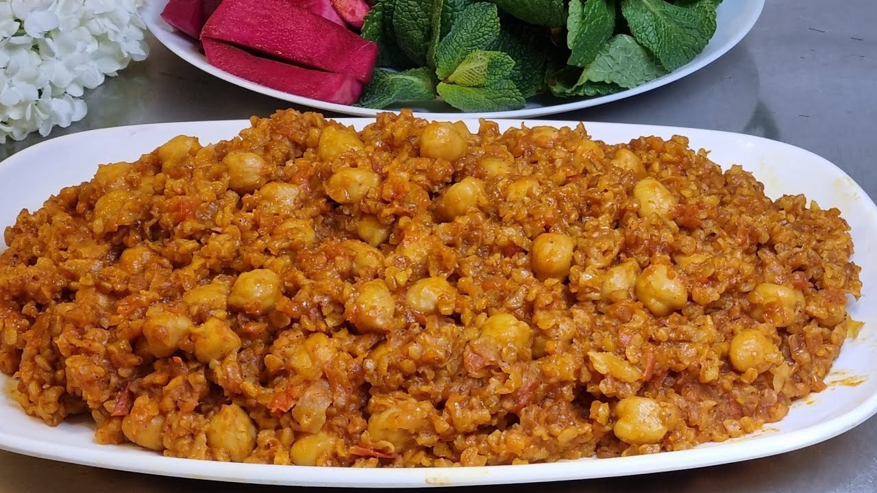Bulgur with chickpeas - Delicious Lebanese Dish🇱🇧برغل مع حمص🥘 عالطريقة اللبنانية ولا اطيب(SUBTITLES)