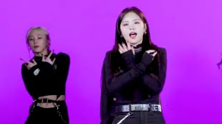 Everglow Mia - Taking Walking Meme Too Literally