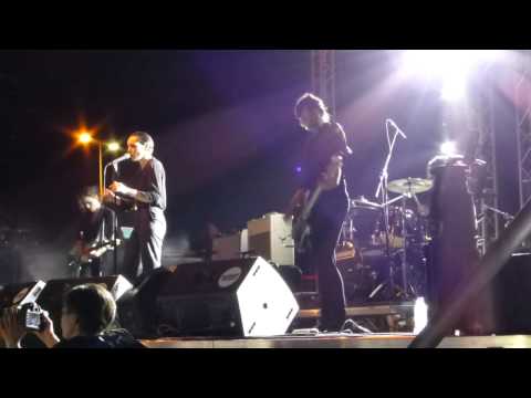 Savages - I Am Here (live @ Plissken Festival 2015, Athens)