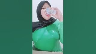 Tante hijab basah basahan