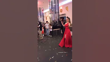 لما تكون اخت العروس اول شي ع رقص 