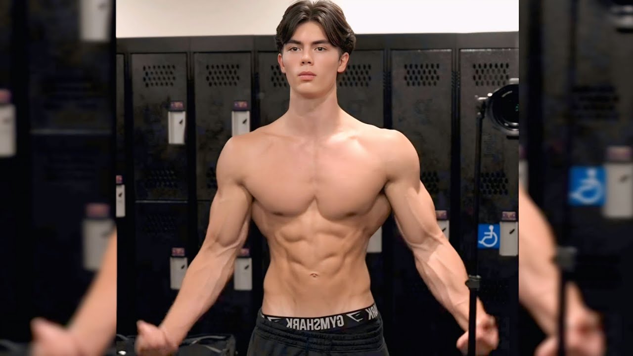 Clean Bodybuilder AESTHETIC MUSCLE FLEX Young Bodybuilder | Clean Physique Review - YouTube