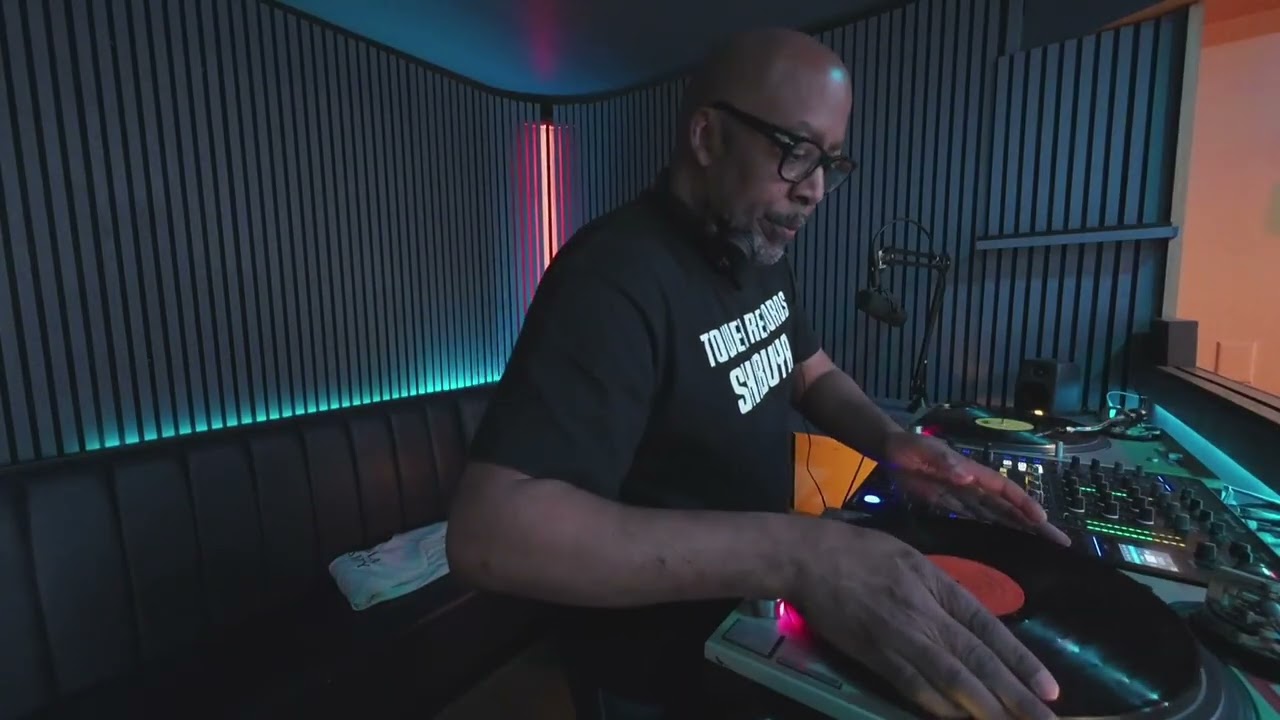 Vinyl Therapy Sessions 001