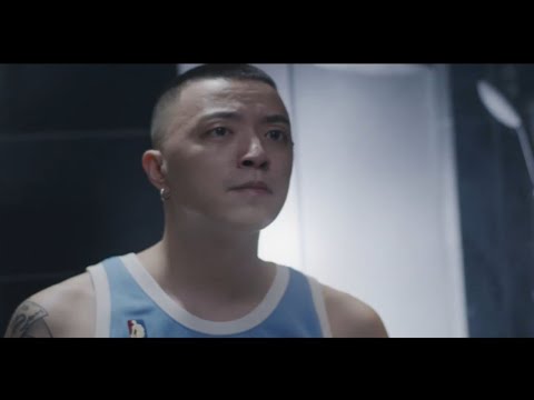 逃避現實？JonyJ新曲MV《忘了沒》在道理的暴力中只能跟著放狠話