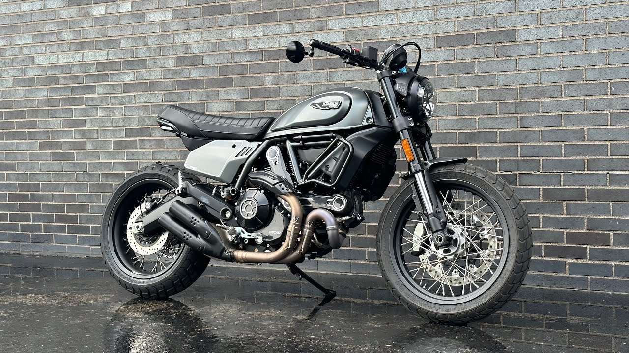 Walk Around of a 2022 Ducati Scrambler Nightshift - YouTube