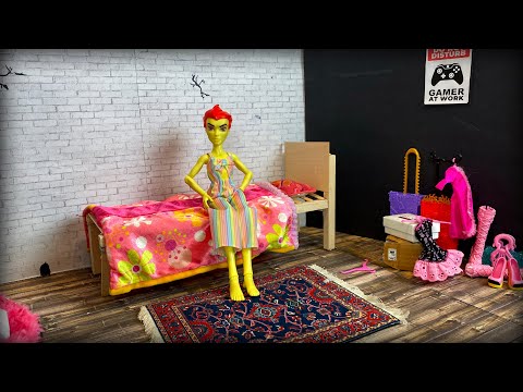 The Basement- A Monster High/Ever After High Stop Motion