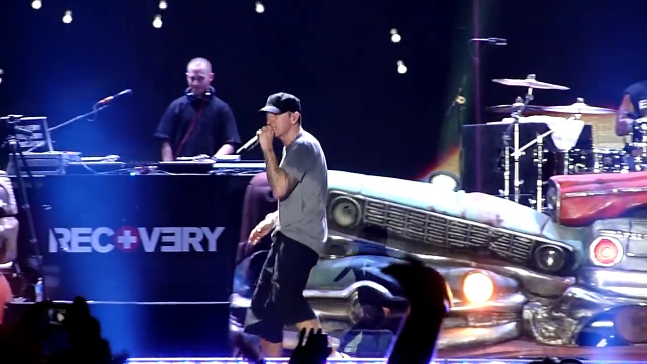 Eminem - Untouchable Live Performance At London