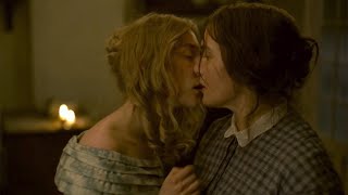 女優2人の美しいキスシーン…映画『アンモナイトの目覚め』本編映像