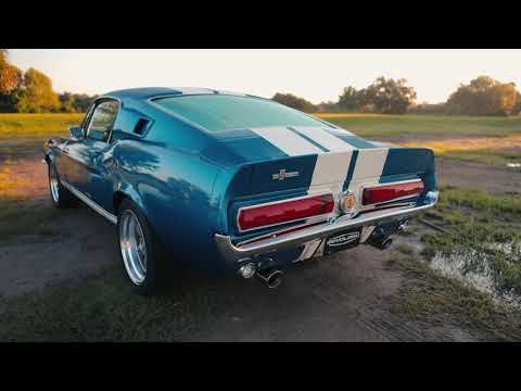 Video: Revology Cars Recrea El Ford Mustang De Los Años 60