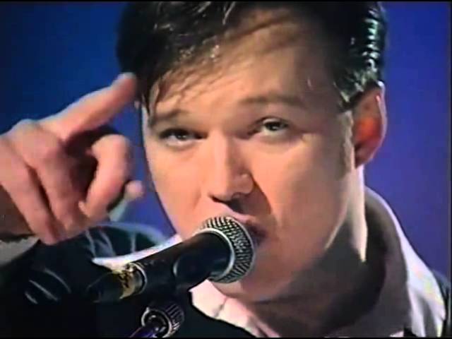 A Girl Like You Edwyn Collins TFI Friday Live Performance class=