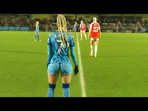 Women's Football Is 100% Comedy!