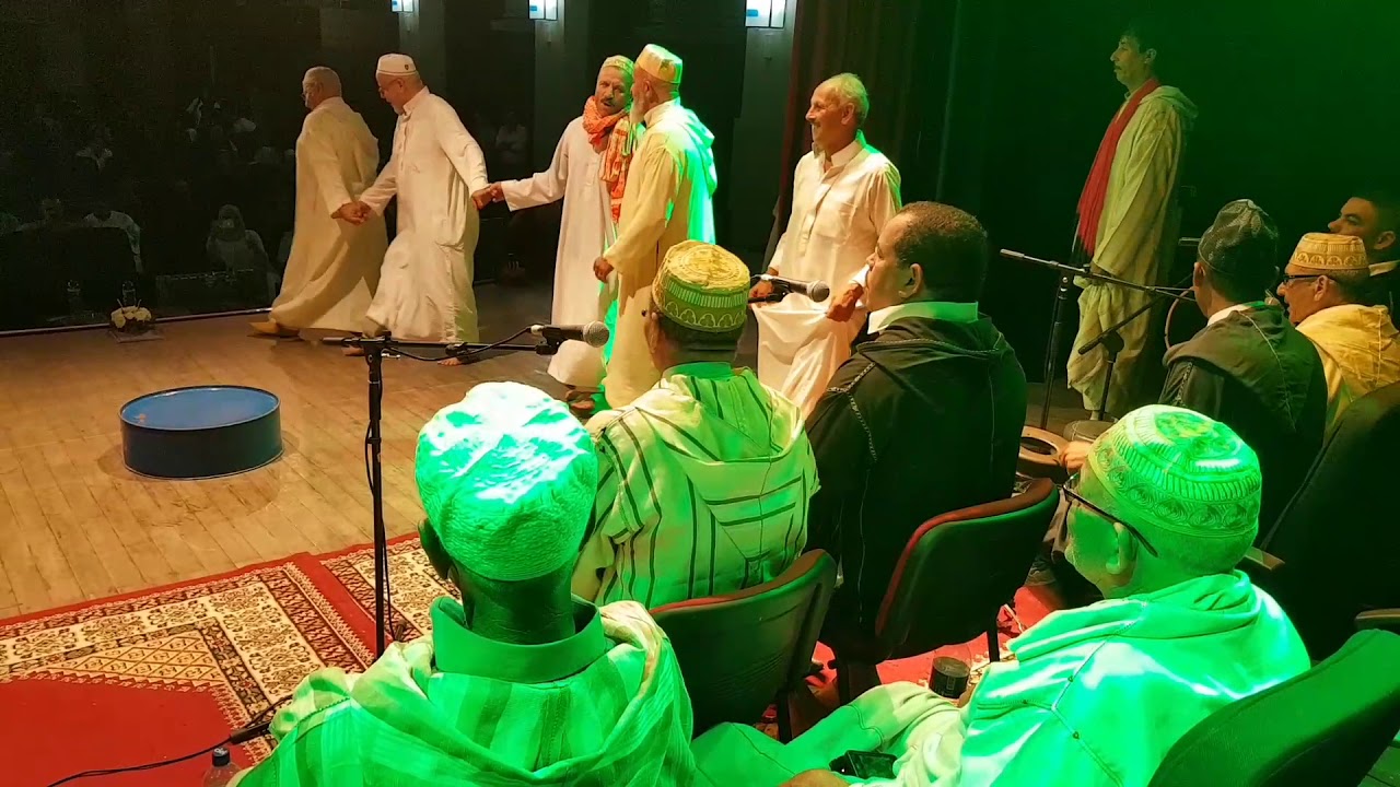 فرقة إعرابن أيت المزار بمهرجان أكادير للمسرح الأمازيغي