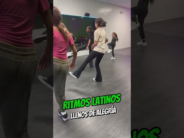 ¡Nuestras clases de ritmos latinos para jóvenes son pura energía y diversión! 💃🕺 Aquí aprenden y mejoran sus habilidad