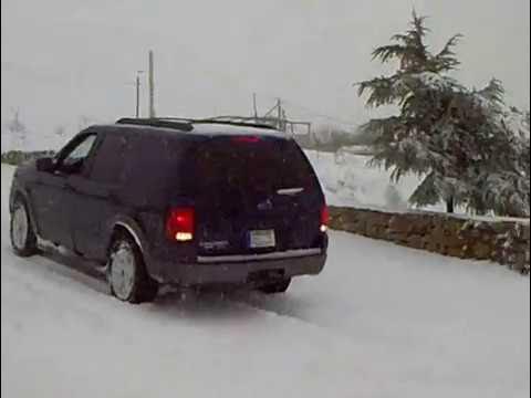 Ford explorer in Snow - YouTube