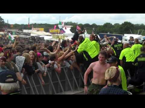 BRING ME THE HORIZON - The Sadness Will Never End (live at Sonisphere 2010)