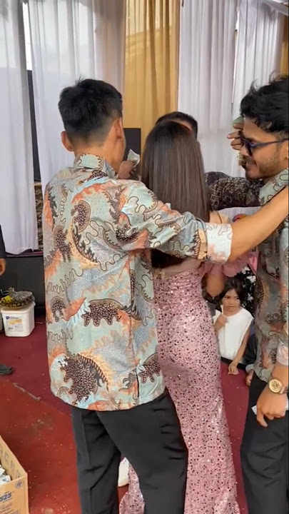 BIDUAN CANTIK DI KELILINGI A FAMILY TUAN HAJAT #joget #hiburan #dangdut #shortvideo