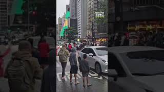 Apoiadores de Lula começam a se aglomerar na Avenida Paulista; cavalaria da PM é acionada #shorts
