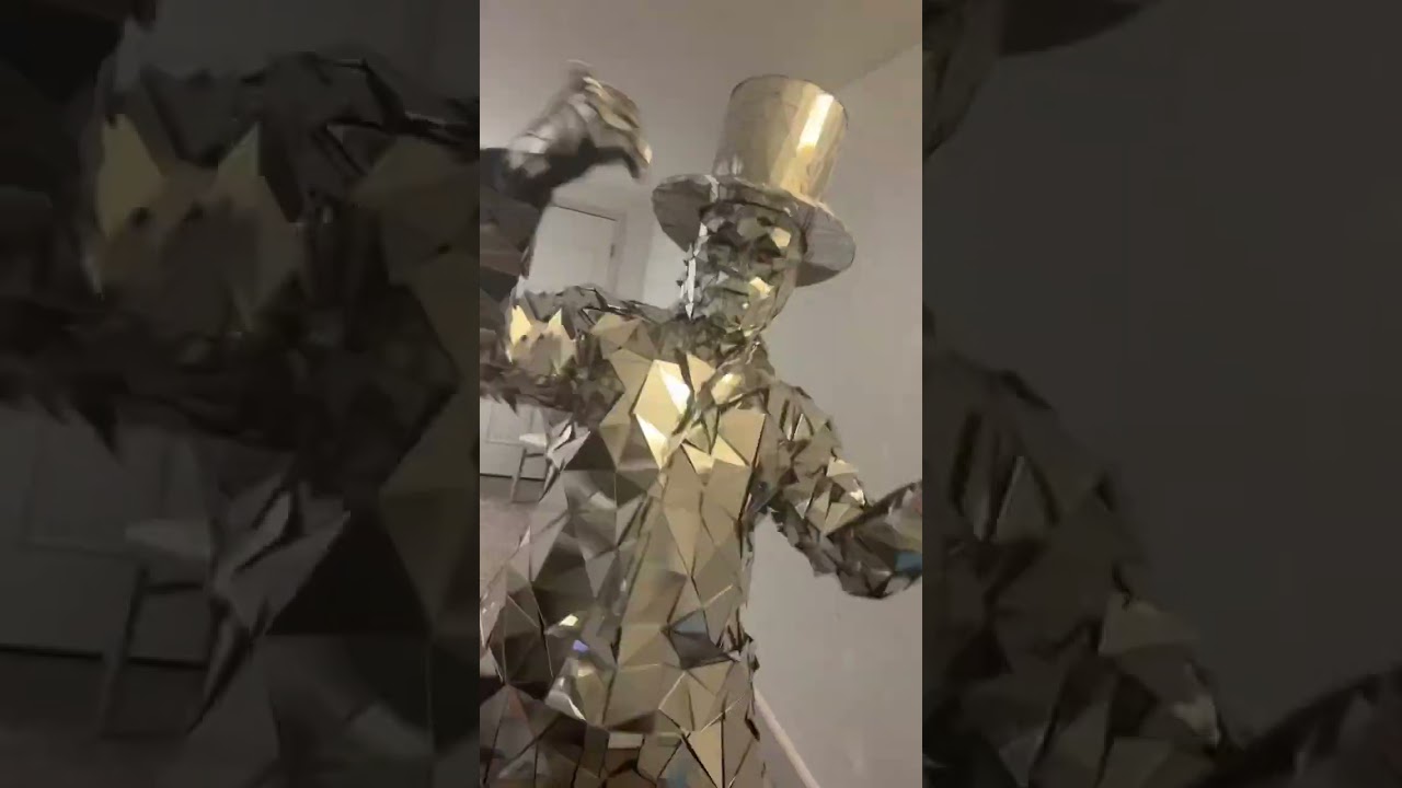 Let’s dance with Mirror Man! 