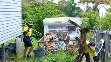 Grote opruiming van de tuin | Afvalverwijderingsteam in ACTIE!