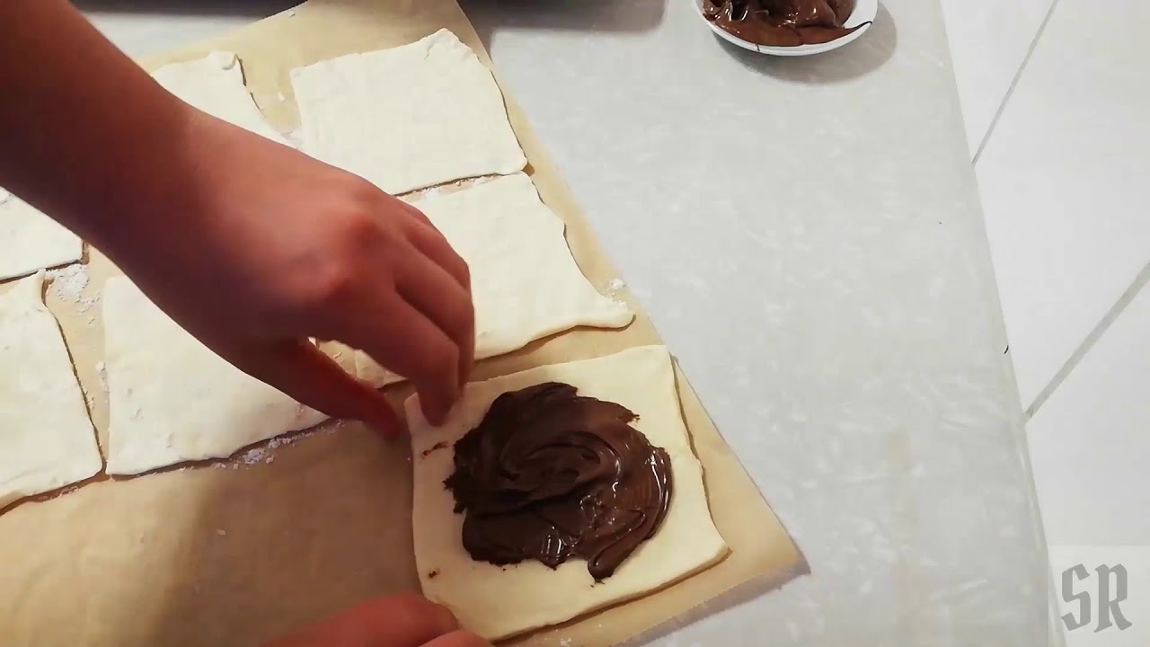 Milföy İçinde Akışkan Çikolata, Melting Chocolate in Flaked Pastry