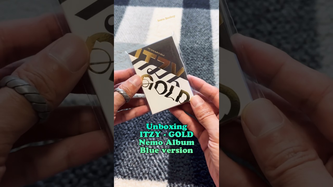 Unboxing ITZY - GOLD Nemo Album Blue version