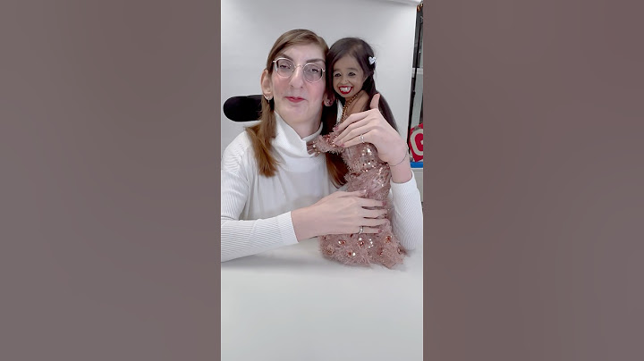 Shortest woman Jyoti Amge 🇮🇳 and tallest woman Rumeysa Gelgi 🇹🇷 last week at GWR HQ, London