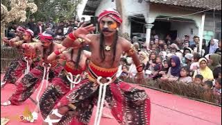 Penampilan Warok Kreasi Sanggar Saujana Keron (Magelang) Pada FLG XXIV Festival Lima Gunung 2025