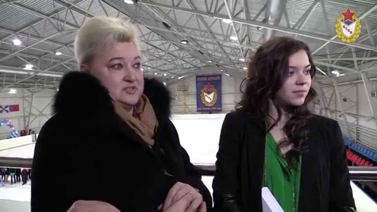 Родители аделины. Сестра аделины сотниковой. Мама аделины сотниковой. Родители аделины. Сестра аделины сотниковой.