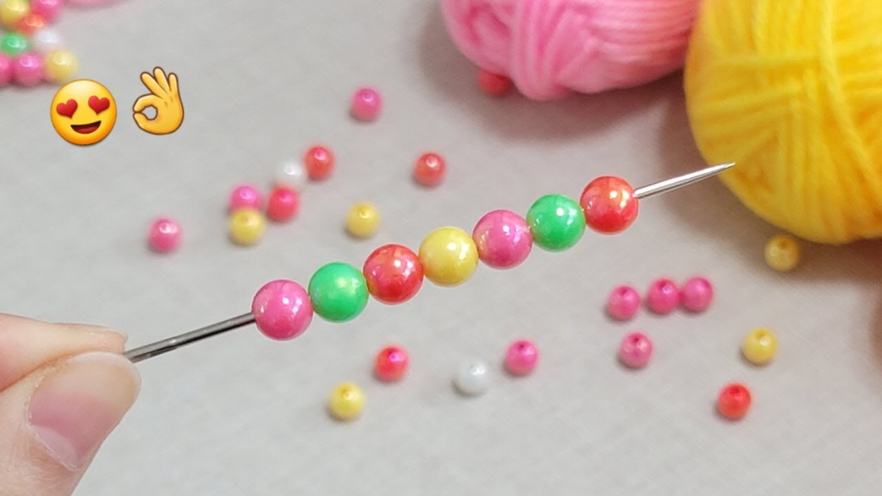 Amazing!! You'll love this super idea made of colorful beads and yarn